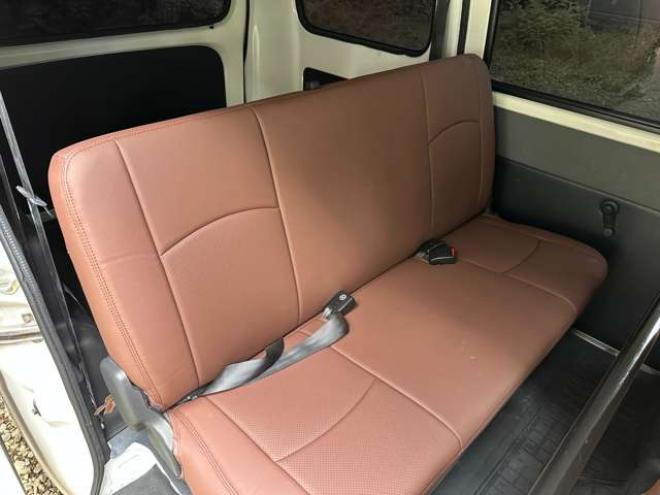 タウンエースバン1.5 GL 4WD　ベージュツートン全塗装済　ストラーダナビTV　バックカメラ　LEDヘッドライト　純正デフロック　リアヒーター　寒冷地仕様　ブラウンレザー調シートカバー　ルーフラック 1500