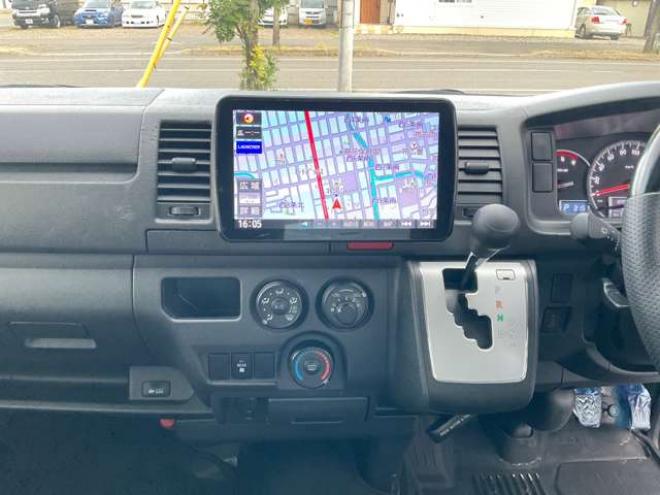 レジアスエース2.8 DX ロングボディ ディーゼルターボ 4WD　2.8Lディーゼルターボ4WD　LEDヘッドライト　カーボン調ボンネット　社外フロントリップ　社外16インチAW　社外ルーフスポイラー　パナソニック製ナビTV　bluetooth バックカメラ　ETC　リアヒーター　ローダウン 2800