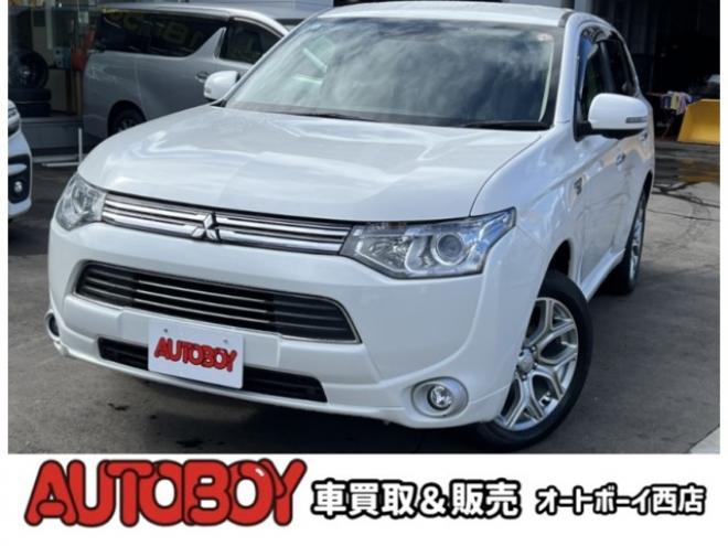アウトランダーPHEV2.0 G プレミアムパッケージ 4WD　本革シート　ロックフォードプレミアムサウンドシステム　純正ナビ　フルセグTV　バックカメラ　クルーズコントロール　パドルシフト　衝突軽減システム　車線逸脱　AC100V　パワーバックドア　パワーシート 2000