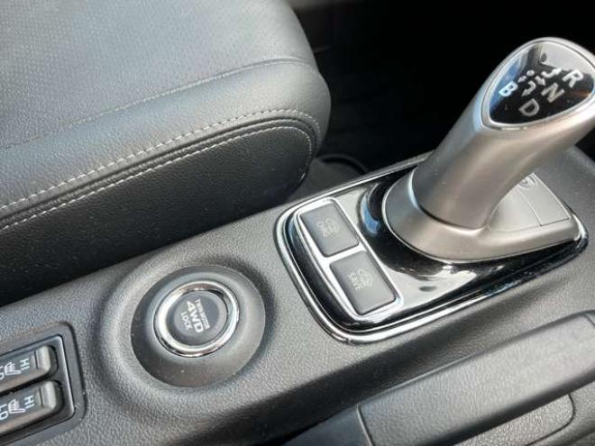 アウトランダーPHEV2.0 G プレミアムパッケージ 4WD　本革シート　ロックフォードプレミアムサウンドシステム　純正ナビ　フルセグTV　バックカメラ　クルーズコントロール　パドルシフト　衝突軽減システム　車線逸脱　AC100V　パワーバックドア　パワーシート 2000