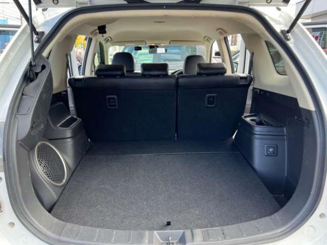 アウトランダーPHEV2.0 G プレミアムパッケージ 4WD　本革シート　ロックフォードプレミアムサウンドシステム　純正ナビ　フルセグTV　バックカメラ　クルーズコントロール　パドルシフト　衝突軽減システム　車線逸脱　AC100V　パワーバックドア　パワーシート 2000
