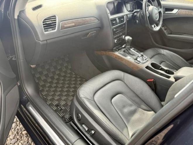 アウディA4 2.0TFSIクワトロ 4WD 2000 4Dr