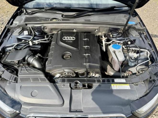 アウディA4 2.0TFSIクワトロ 4WD 2000 4Dr