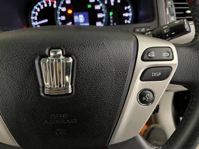 クラウンロイヤルサルーン　ｉ－Ｆｏｕｒ　本州仕入　後期型　禁煙車　社外１７インチＡＷ　純正１６ＡＷ＋スタッドレスタイヤ付　純正ＨＤＤナビ　フルセグ地デジ　ＤＶＤ再生　Ｂｌｕｅｔｏｏｔｈオーディオ　Ｍサーバー　クルーズコントロール　ＥＴＣ 4WD 3000 4Dr