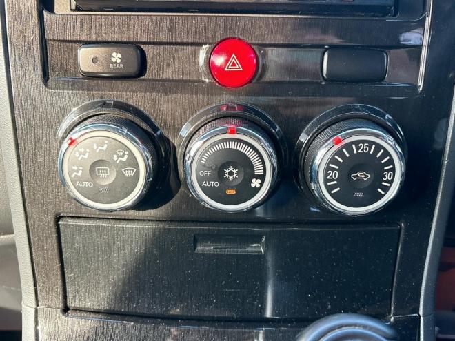 デリカ2.4ローデスGパワーパッケージ　４WD　ローンが不安な方＜優遇ローン＞寒冷地仕様　両側パワースライドドア