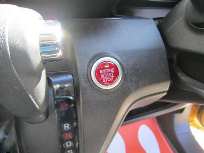 N-ONEツアラー Lパッケージ 4WD　道外仕入れ 社外15インチブロンズAW BIuetooth ナビ&TV スマートキー Pスタート HID クルーズコントロール ドアバイザー 記録簿 スタッドレス+ホイール積込み 1年間走行無制限保証付 660