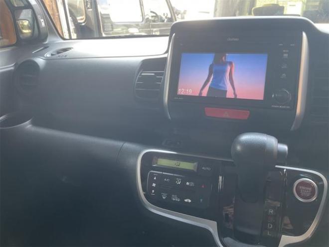 N-BOXＧ・Ｌパッケージ 後期モデル ４ＷＤ ドライブレコーダー ＥＴＣ バックカメラ 両側スライド・片側電動 ＴＶ スマートキー アイドリングストップ シートヒーター 後部シートスライド式 ＣＶＴ 盗難防止システム（北海道） 4WD 660 5Dr