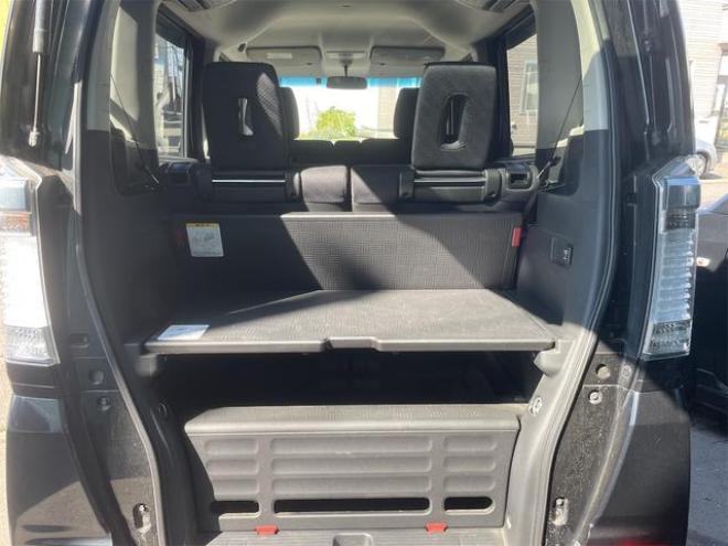 N-BOX+カスタム Ｇ・Ｌパッケージ ４ＷＤ フルセグナビ ＴＶ パワースライド スペアキー ＨＩＤ オートライト 衝突安全ボディ エアバッグ 盗難防止装置 ４ＷＤ車 Ｗエアバック スマートキー アイドリングストップ ベンチシート ＥＳＣ（北海道） 4WD 660 5Dr