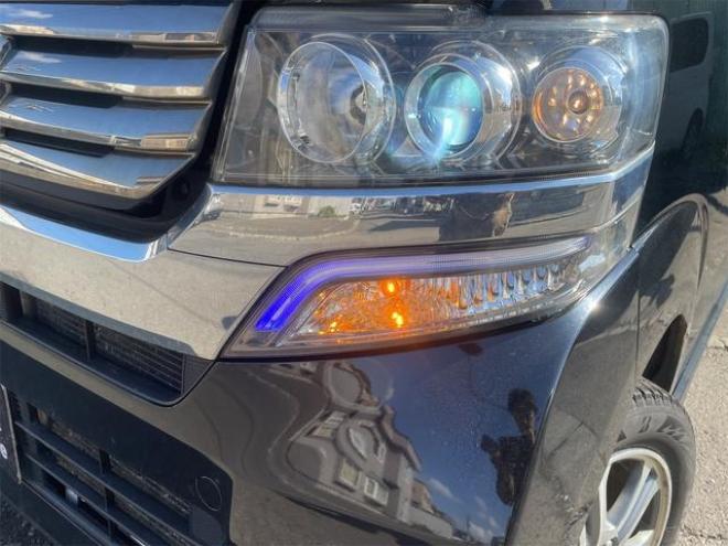N-BOX+カスタム Ｇ・Ｌパッケージ ４ＷＤ フルセグナビ ＴＶ パワースライド スペアキー ＨＩＤ オートライト 衝突安全ボディ エアバッグ 盗難防止装置 ４ＷＤ車 Ｗエアバック スマートキー アイドリングストップ ベンチシート ＥＳＣ（北海道） 4WD 660 5Dr