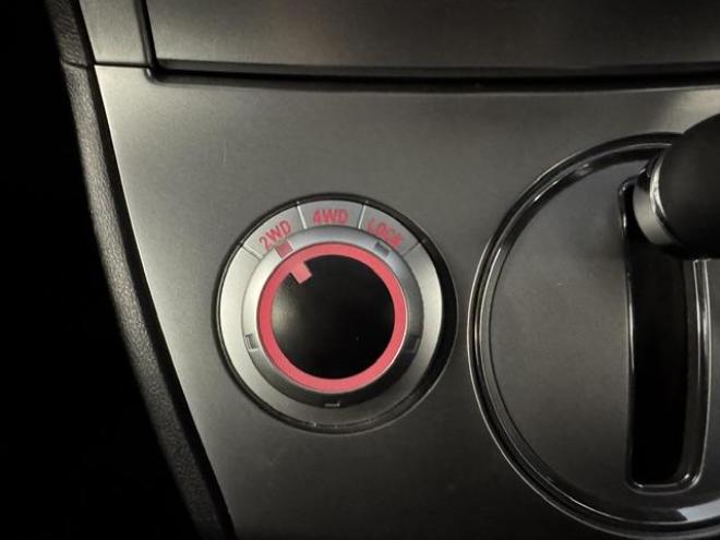 デリカＤ：５　Ｇパッケージ　寒冷地仕様　禁煙車　エクストリーム１６インチＡＷ＋新品ＴＯＹＯホワイトレター　純正１８ＡＷ＋スタッドレスタイヤ付　カロッツェリアナビ　地デジ　ＤＶＤ再生　バックカメラ　クルーズコントロール　ＥＴＣ 4WD 2400 5Dr
