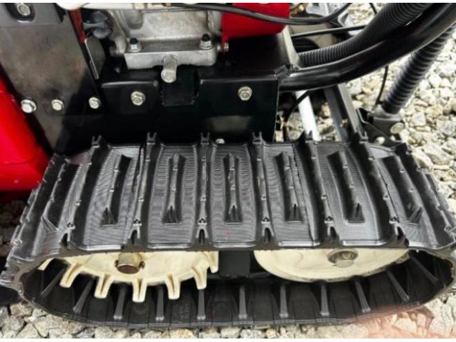 除雪機ホンダHSS760nクロスオーガピカピカです