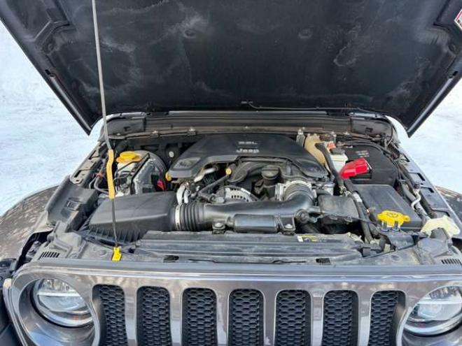 ラングラーアンリミテッド サハラ 3.6L 4WD　グラナイトグレー　エアコン　クルコン　パワステ　パワーウィンドウ　フロントカメラ　バックカメラ　キーレスエントリー　アルミホイール　ABS　横滑り防止装置　盗難防止装置　フルセグTV 正規輸入車 3600
