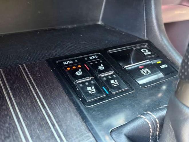 レクサスRX 200t Fスポーツ 4WD　黒皮シート　ターボ4WDリアパワーゲート　シートヒーター純正スターター純正20インチ 2000
