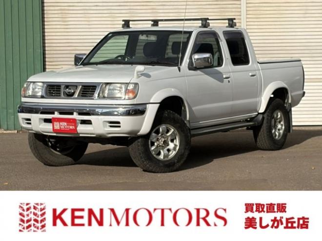 ダットサン2.4 AXリミテッド ダブルキャブ 4WD　ハードトノカバー　車検9年6　オートマ 2400