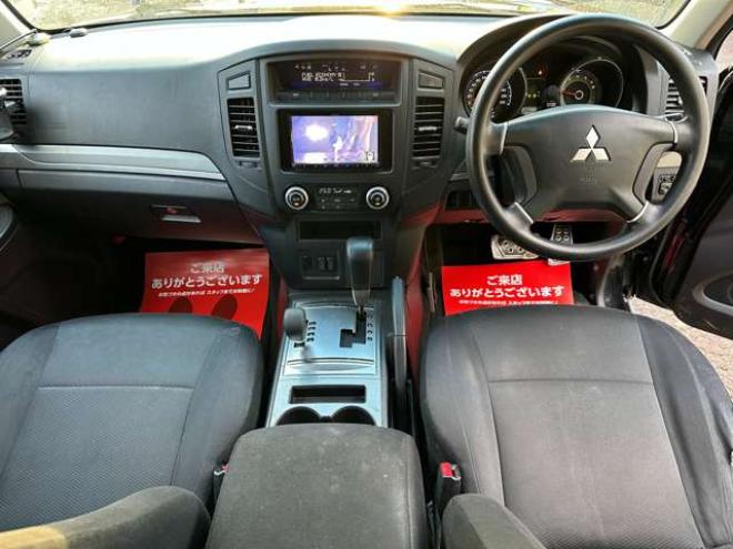 パジェロ3.2 ロング GR ディーゼルターボ 4WD　リフトアップ(ジャオス)　パワステ　パワーウィンドウ　社外ナビ　バックカメラ　純正アルミホイール　ETC　シートヒーター　3列シート　横滑り防止装置　盗難防止装置　ABS　キーレスエントリー 3200