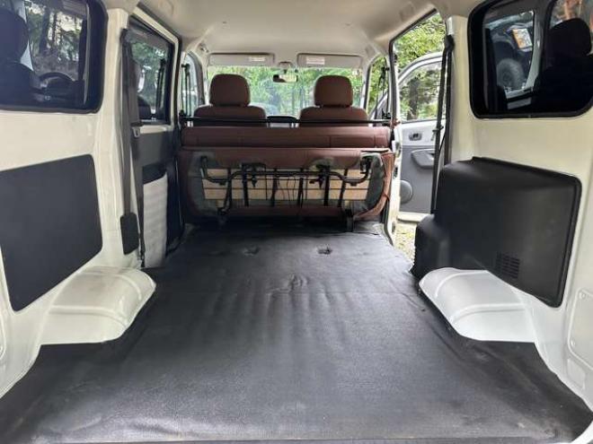 タウンエースバン1.5 GL 4WD　ベージュツートン全塗装済　ストラーダナビTV　バックカメラ　LEDヘッドライト　純正デフロック　リアヒーター　寒冷地仕様　ブラウンレザー調シートカバー　ルーフラック 1500