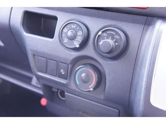 ハイエースバン2.8 DX ロング ディーゼルターボ 4WD　フロントシートセパレート仕様変更済　　　センターコンソール付　415COBRA丸目ライトキット&バッドラッカー16インチAW　415SAFARIフロントスポイラー　TOYOオープンカントリーR/T　電動格納ドアミラー 2800