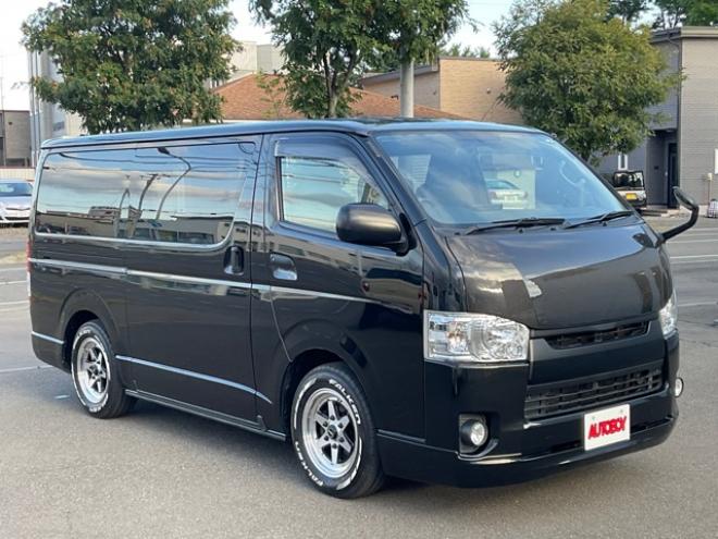 レジアスエース2.8 DX ロングボディ ディーゼルターボ 4WD　2.8Lディーゼルターボ4WD　LEDヘッドライト　カーボン調ボンネット　社外フロントリップ　社外16インチAW　社外ルーフスポイラー　パナソニック製ナビTV　bluetooth バックカメラ　ETC　リアヒーター　ローダウン 2800