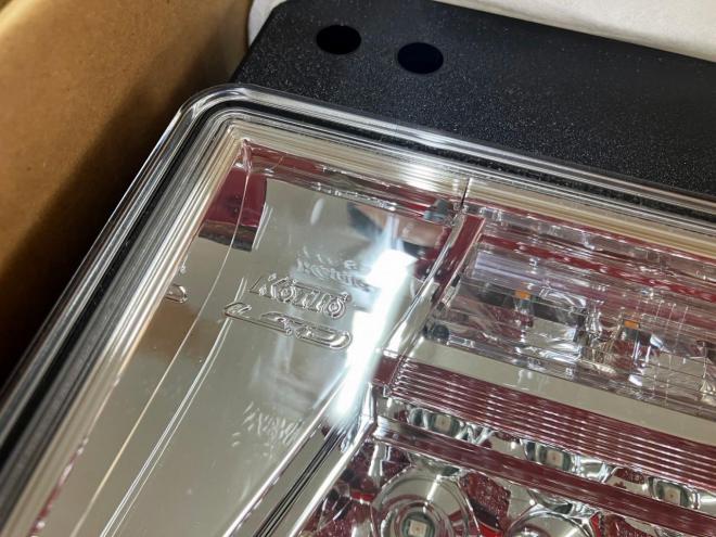 その他小糸製　新品　シーケンシャル3連　LEDテールランプ　LRセット