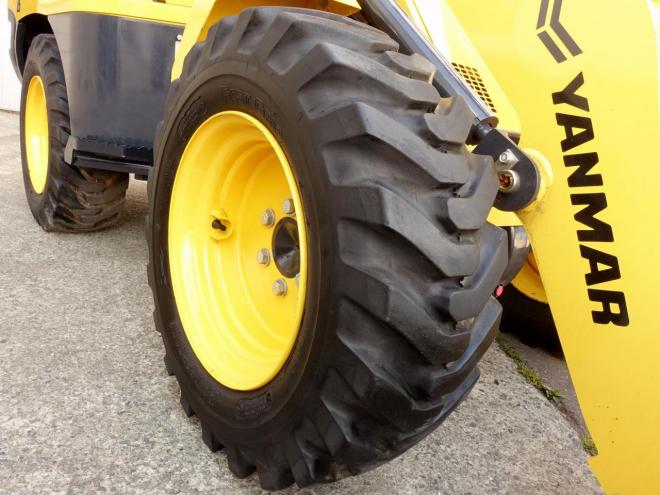 ホイールローダヤンマー V2-3B  バケット容量0.3m3 　フォーク付属