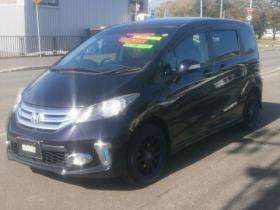 フリード　Gエアロ　４WD 1500 5Dr