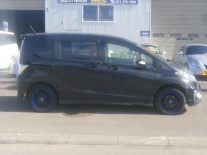 フリードGエアロ　４WD 1500 5Dr
