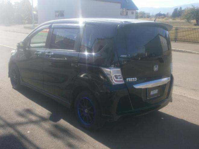 フリードGエアロ　４WD 1500 5Dr