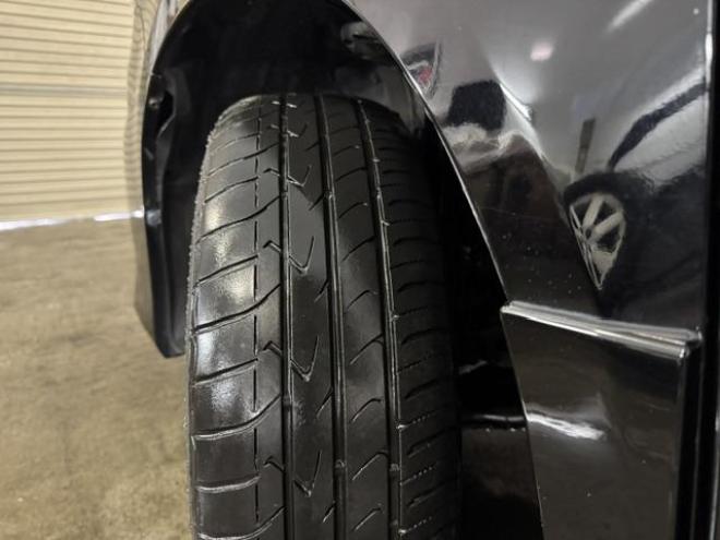ヴォクシーＺＳ　キラメキＺ　本州仕入　禁煙車　アルパインリアフリップダウンモニター　アルパインナビ　地デジ　ＤＶＤ再生　Ｂｌｕｅｔｏｏｔｈオーディオ　バックカメラ　エンジンスターター　純正１６インチＡＷ　スタッドレスタイヤ付 4WD 2000 5Dr