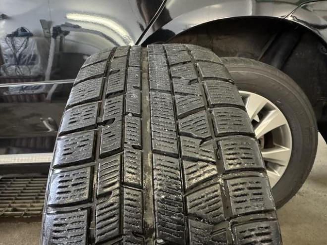 ヴォクシーＺＳ　キラメキＺ　本州仕入　禁煙車　アルパインリアフリップダウンモニター　アルパインナビ　地デジ　ＤＶＤ再生　Ｂｌｕｅｔｏｏｔｈオーディオ　バックカメラ　エンジンスターター　純正１６インチＡＷ　スタッドレスタイヤ付 4WD 2000 5Dr
