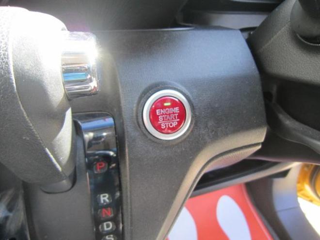 N-ONEツアラー・Ｌパッケージ ４ＷＤ 道外仕入れ 社外１５インチブロンズＡＷ ＢＩｕｅｔｏｏｔｈ ナビ＆ＴＶ スマートキー Ｐスタート ＨＩＤ クルーズコントロール ドアバイザー 記録簿 スタッドレス＋ホイール積込み １年間保証付（北海道） 4WD 660 5Dr