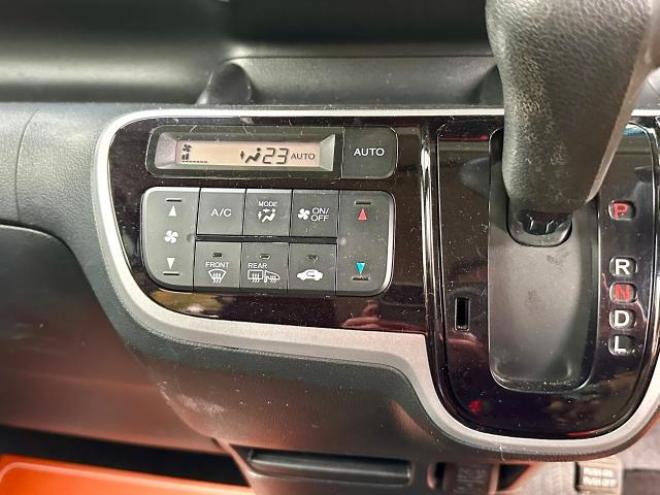 N-BOXカスタムG Lパッケージ　4WD タイミングチェーン車　フルセグテレビ　ナビ　ETC エンジンスターター　HID スマートキー　左パワースライド 4WD 660 5Dr