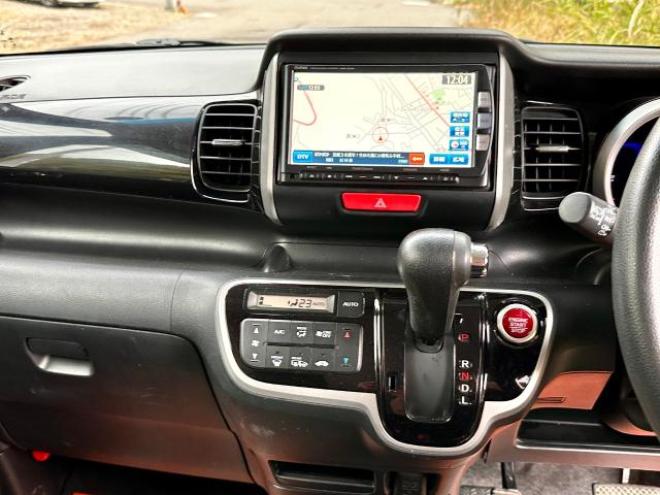 N-BOXカスタムG Lパッケージ　4WD タイミングチェーン車　フルセグテレビ　ナビ　ETC エンジンスターター　HID スマートキー　左パワースライド 4WD 660 5Dr