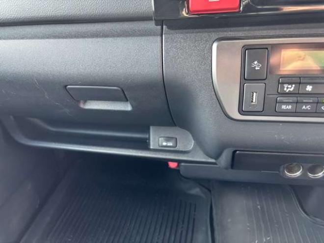 ハイエースバン2.8 スーパーGL ダークプライムII ロングボディ ディーゼルターボ 4WD　グレーメタリック　415COBRAクリーンルック3フロントスポイラー　ステージ2ルーフスポイラー　バッドフェイスBY2ボンネット　バッドラッカー17インチAW　ヨコハマPARADA17インチホワイトレター 2800