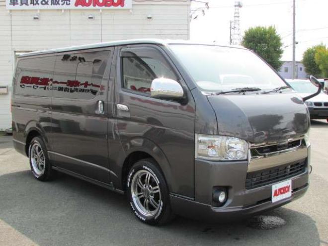 ハイエースバン2.8 スーパーGL ダークプライムII ロングボディ ディーゼルターボ 4WD　グレーメタリック　415COBRAクリーンルック3フロントスポイラー　ステージ2ルーフスポイラー　バッドフェイスBY2ボンネット　バッドラッカー17インチAW　ヨコハマPARADA17インチホワイトレター 2800