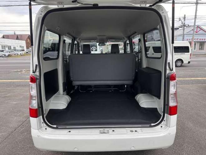 タウンエースバン1.5 GL 4WD　登録済未使用車 LEDヘッドライト アイドリングストップ リアクーラー　コーナーセンサー 横滑り防止 スマートアシスト ヘッドライトリベライザー リアフォグ　オートヘッドライト ディスプレイオーディオ 4WD 登録済未使用車 1500