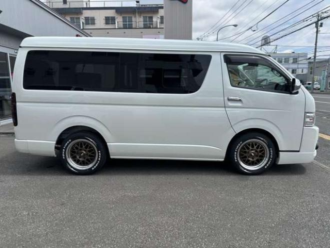 ハイエース2.7 GL ロング ミドルルーフ 4WD　プッシュスタート ETC パワースライドドア 前後ドラレコ 9インチナビ バックカメラ　フルセグTV DVD Bluetooth　フリップダウンモニター ベッドキット ワーク17AW　サブウーファー リアヒーター&クーラー 2700