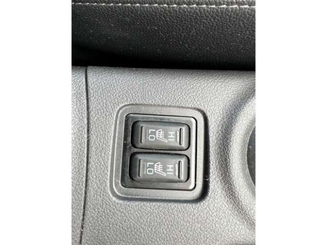 アウトランダーPHEV2.0 G プレミアムパッケージ 4WD　本革シート　ロックフォードプレミアムサウンドシステム　純正ナビ　フルセグTV　バックカメラ　クルーズコントロール　パドルシフト　衝突軽減システム　車線逸脱　AC100V　パワーバックドア　パワーシート 2000