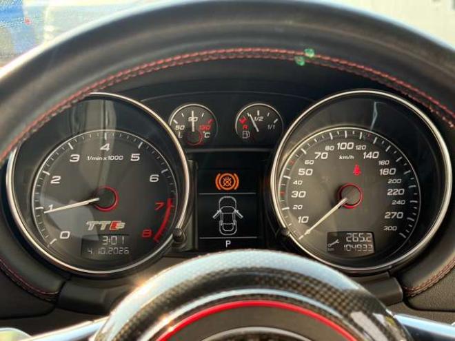 アウディTTSクーペ 2.0 4WD　ディスプレイオーディオ・キーレス・TTS 正規輸入車 2000