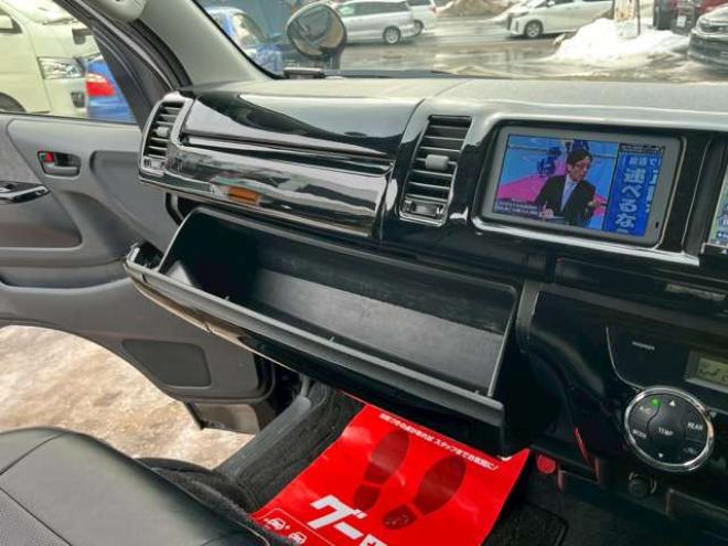 ハイエース2.7 GL ロング ミドルルーフ 4WD　10人乗り　パワステ　パワーウィンドウ　エアコン　社外ナビ　後席モニター　キーレスエントリー　片側スライドドア　盗難防止装置　フロントモデリスタ 2700