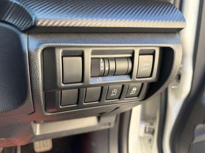 インプレッサスポーツ 1.6 i-L アイサイト 4WD　アイサイト　社外ナビ地デジバックカメラ　レーダークルーズコントロール 1600