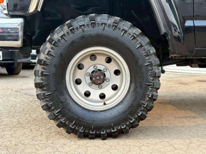 サファリ4.2 エクストラ標準ルーフグランロード ディーゼル 4WD　リフトアップ　パワステ　パワーウィンドウ　社外グリル　全塗装済　リアヒーター　デフロック　社外キーレス 4200