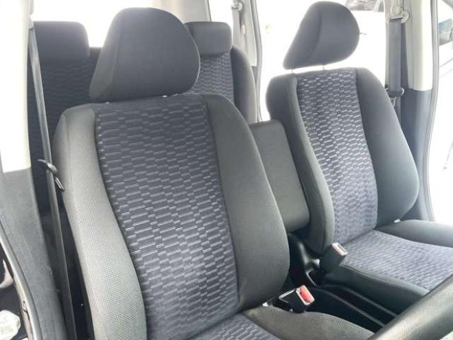 クロスロード2.0 20X HIDエディション 4WD　パワステ　パワーウィンドウ　アルミホイール　エアコン　ABS　バックカメラ　キーレスエントリー　3列シート　盗難防止装置　横滑り防止装置　ディスチャージドランプ　全塗装済 2000