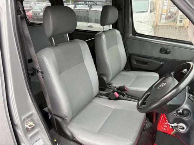 タウンエースバン1.5 GL 4WD　全塗装済　寒冷地仕様　社外ナビ　フルセグ　バックカメラ　ETC　キーレスエントリー　リアヒーター　パワステ　パワーウィンドウ　エアコン　ABS 1500