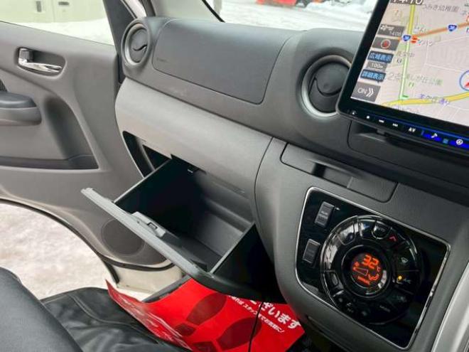 キャラバンNV350 2.5 プレミアムGX ロングボディ ディーゼルターボ 4WD　社外11インチナビ　バックカメラ　エンジンスターター　ETC　ワンオーナー　左側電動スライドドア　社外アルミ　パワーウィンドウ　パワステ　後席モニター　ABS　キーレスエントリー　衝突被害軽減ブレーキ 2500