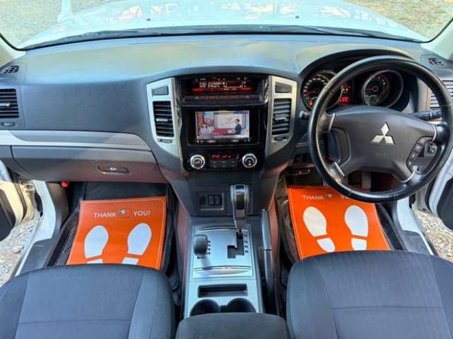 パジェロ3.2 ロング エクシード ディーゼルターボ 4WD　社外ナビバックカメラ地デジ　シートヒーター　クルーズコントロール 3200