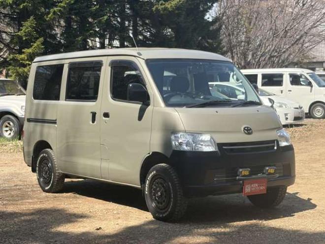 タウンエースバン1.5 GL 4WD　バックカメラ　エアコン　ドライブレコーダー　ETC　パワステ　パワーウィンドウ　ABS　キーレスエントリー　ベッドキット　寒冷地仕様　全塗装済 1500