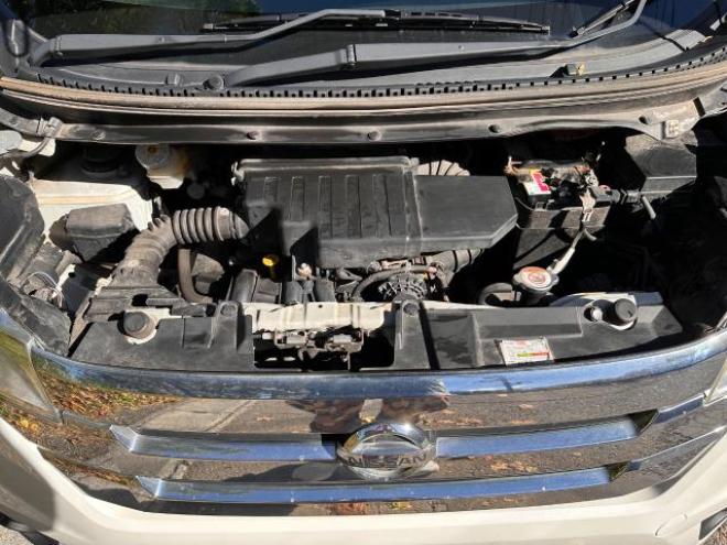 デイズ4WD ハイウェイスターX  Vセレクション　セーフティII  衝突軽減ブレーキ　横滑り防止　フルセグナビテレビ　アラウンドビュー　バックカメラ　Bluetooth シートヒーター 4WD 660 5Dr