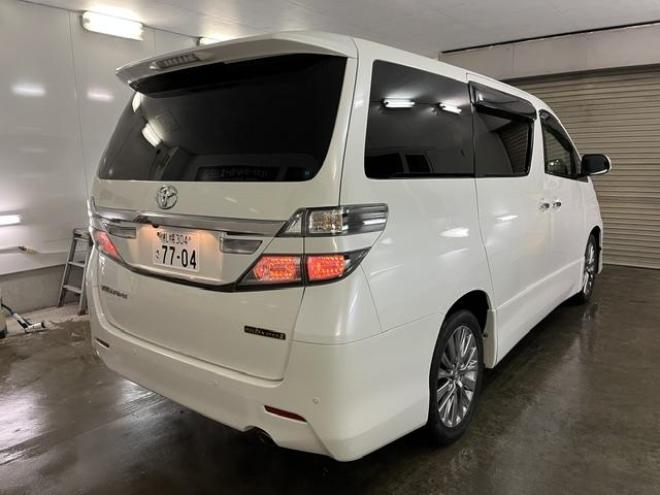 ヴェルファイア２．４Ｚ　ゴールデンアイズII　本州仕入　ワンオーナー　最終後期型　禁煙車　純正ブラックハーフレザーシート　ストラーダナビ　地デジ　ＤＶＤ再生　Ｂｌｕｅｔｏｏｔｈ　リアフリップダウンモニター　両側パワースライドドア　パワーバックドア 4WD 2400 5Dr