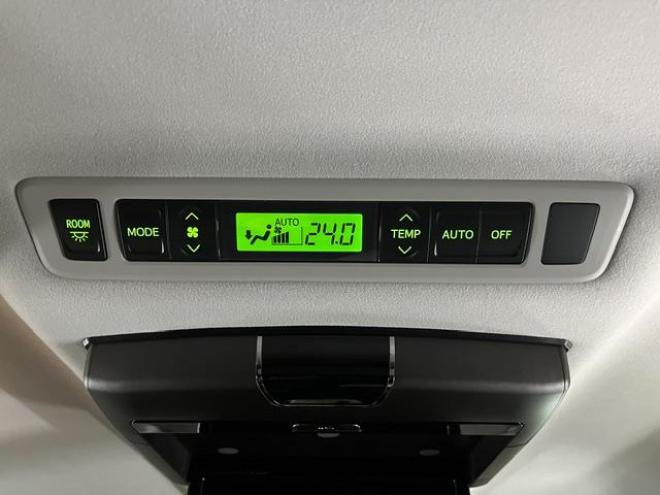 ヴェルファイア２．４Ｚ　ゴールデンアイズII　本州仕入　ワンオーナー　最終後期型　禁煙車　純正ブラックハーフレザーシート　ストラーダナビ　地デジ　ＤＶＤ再生　Ｂｌｕｅｔｏｏｔｈ　リアフリップダウンモニター　両側パワースライドドア　パワーバックドア 4WD 2400 5Dr