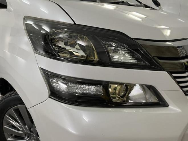 ヴェルファイア２．４Ｚ　ゴールデンアイズII　本州仕入　ワンオーナー　最終後期型　禁煙車　純正ブラックハーフレザーシート　ストラーダナビ　地デジ　ＤＶＤ再生　Ｂｌｕｅｔｏｏｔｈ　リアフリップダウンモニター　両側パワースライドドア　パワーバックドア 4WD 2400 5Dr